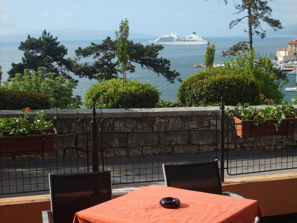 Villa Volosko With Private Parking And Breakfast,Seaview Buitenkant foto